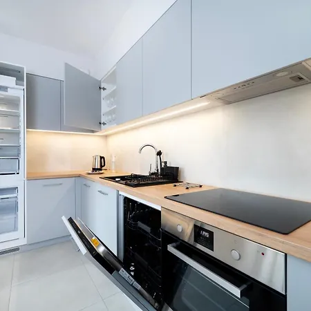 Manufaktura - Balcony & Workspace By Rentujemy Διαμέρισμα Λοτζ