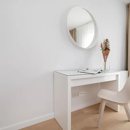 Manufaktura - Balcony&workspace By Rentujemy